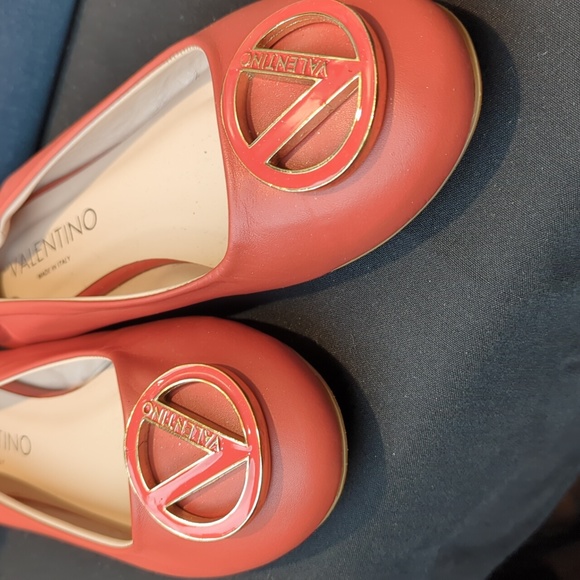 Valentino Flats - Picture 2 of 4